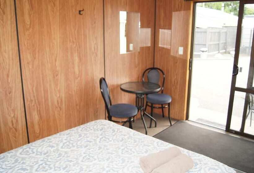 Отель Richmond Holiday Park