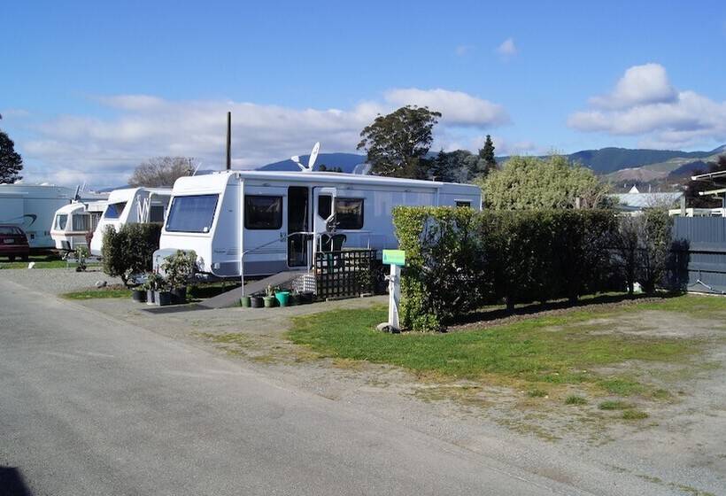 Отель Richmond Holiday Park