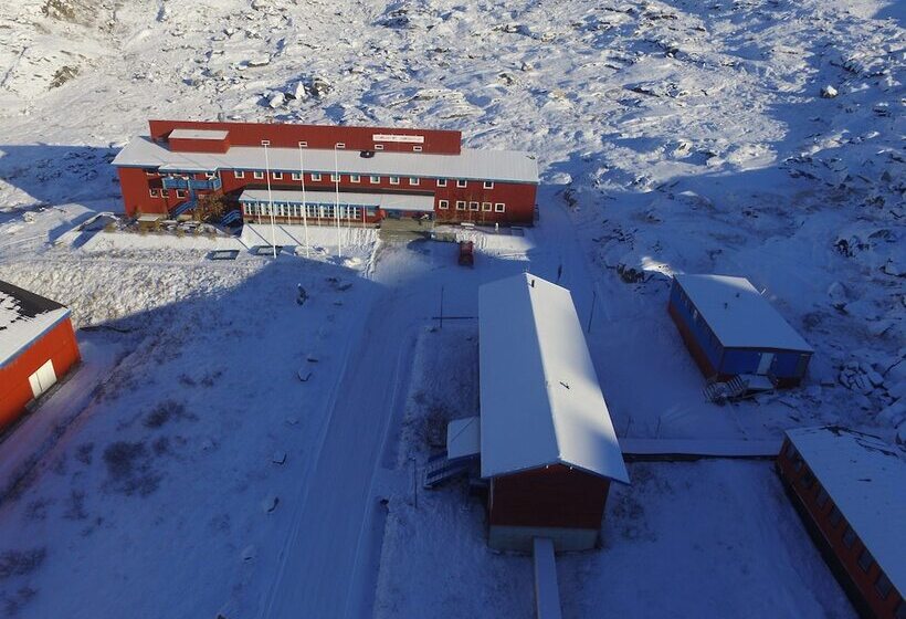 هتل Sulisartut Højskoliat