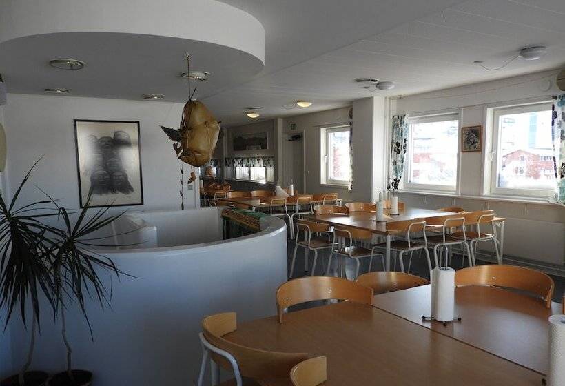 هتل Sulisartut Højskoliat