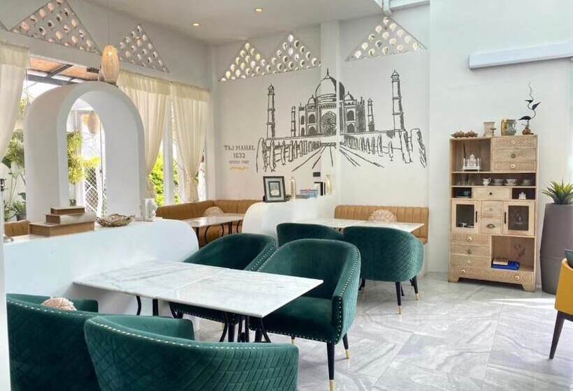 Отель Tajh Pool Villas