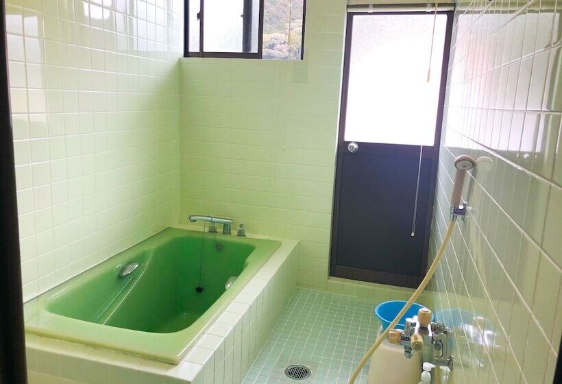 בית מלון כפרי Uwa Park