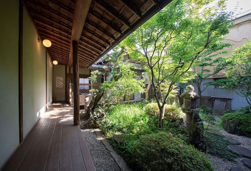 بنسيون Uchiko  Inn Cocoro