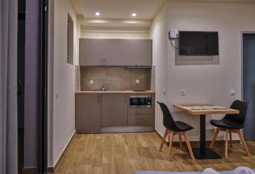 Del Mar  Adults Only