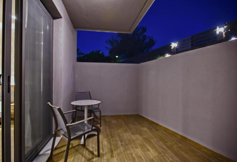 Del Mar  Adults Only