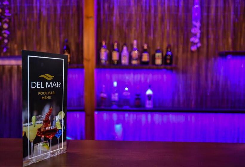 Del Mar  Adults Only