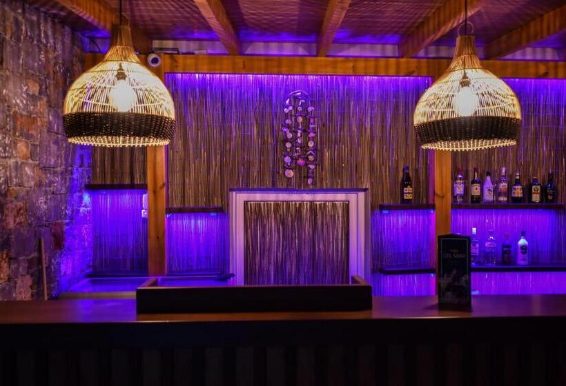 Del Mar  Adults Only