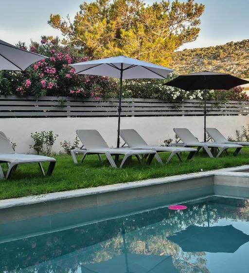 Del Mar  Adults Only