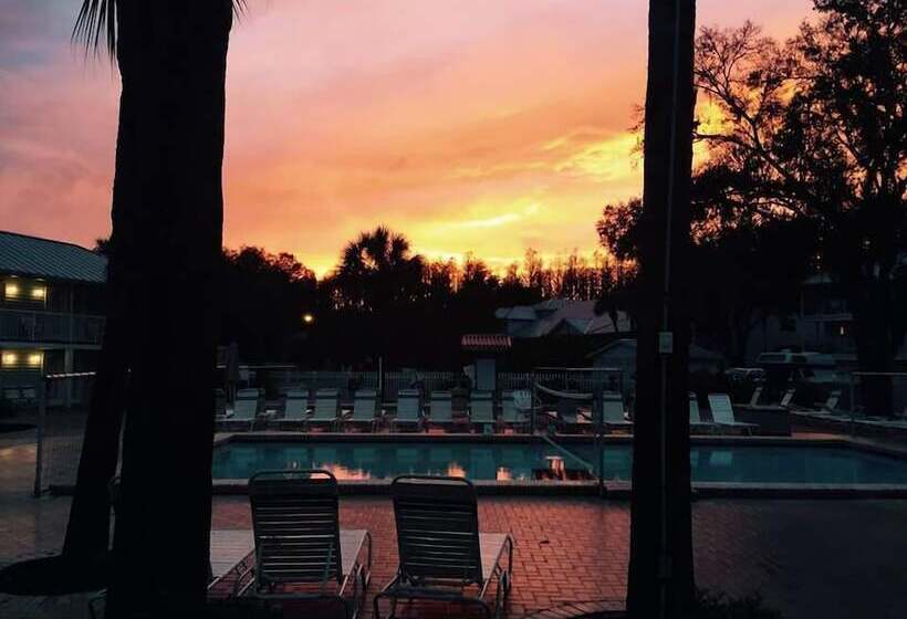 فندق Paradise Lakes Resort, Clothing Optional Resort   Adult Only