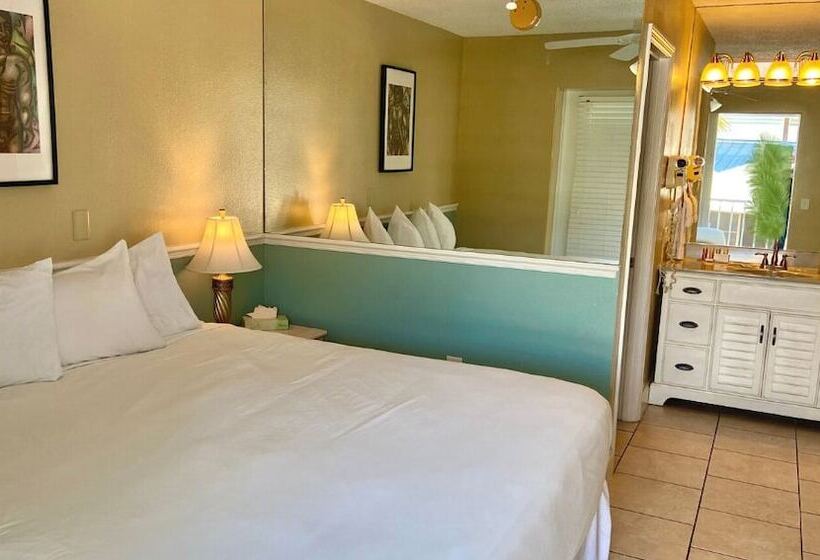 فندق Paradise Lakes Resort, Clothing Optional Resort   Adult Only