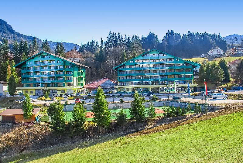 Alpine Club Resort