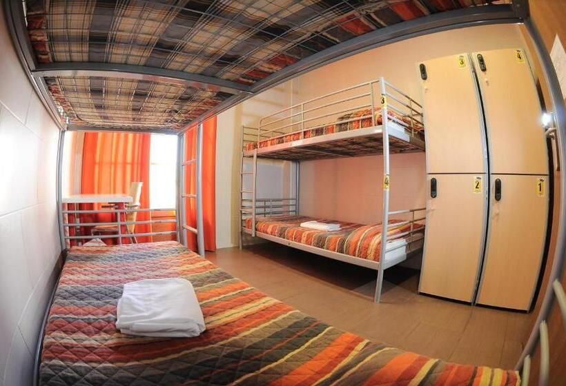 Be Zaragoza Hostel