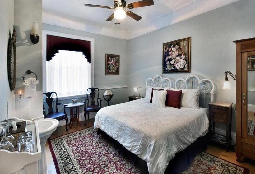 Brockamour Manor Bed And Breakfast