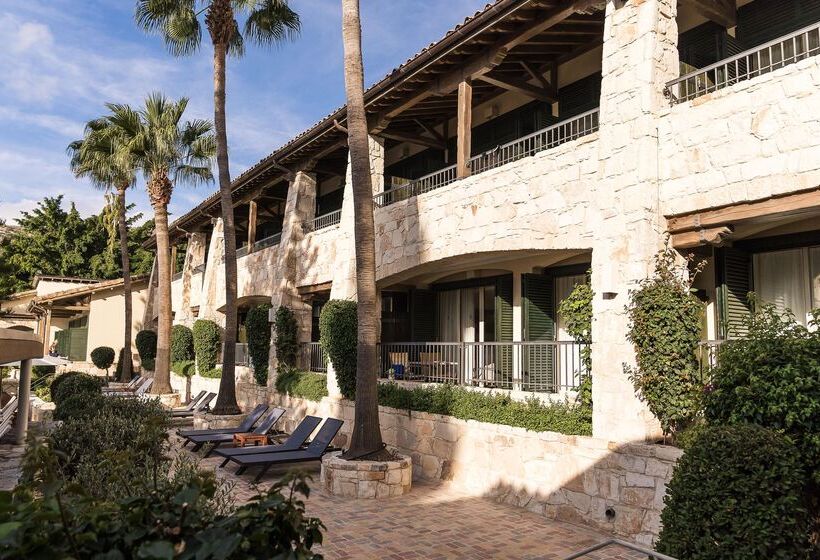 Columbia Beach Resort