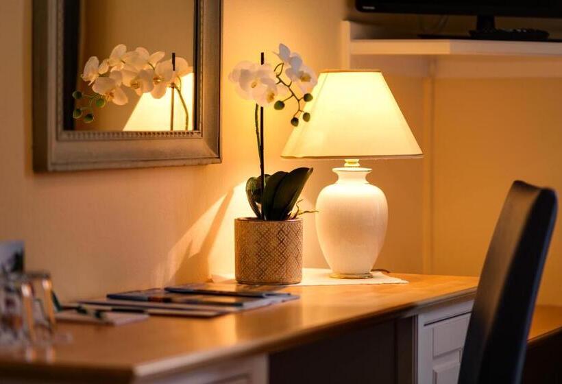 Donauhof   Hotel Garni