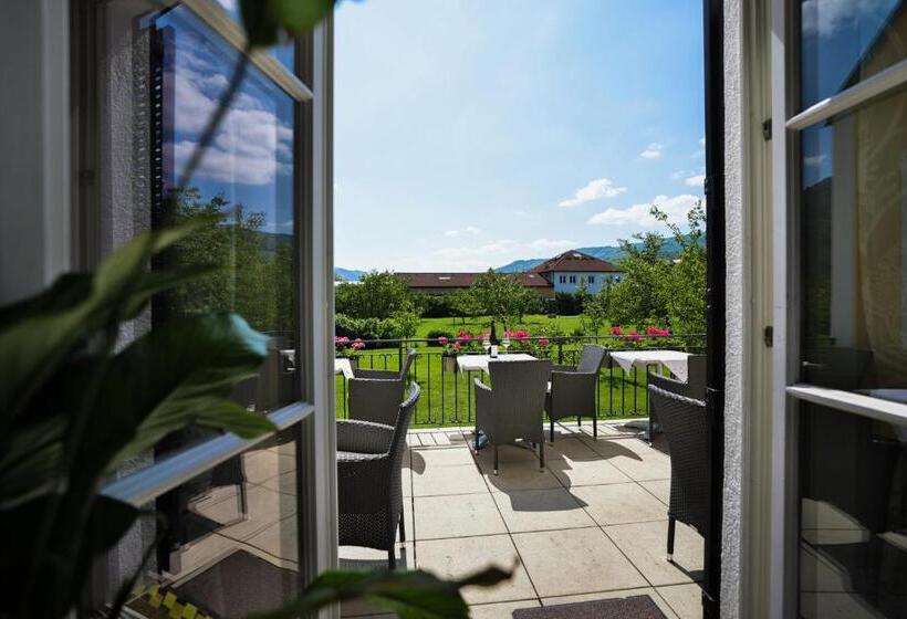 Donauhof   Hotel Garni