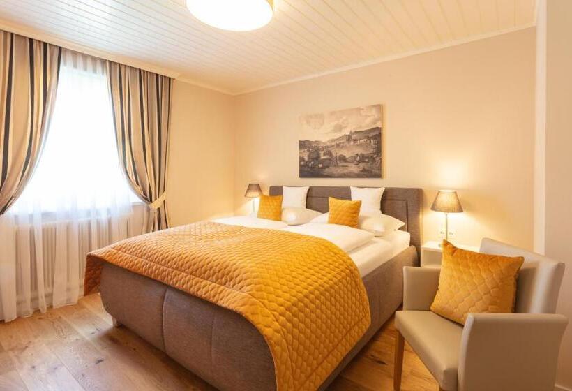 Donauhof   Hotel Garni