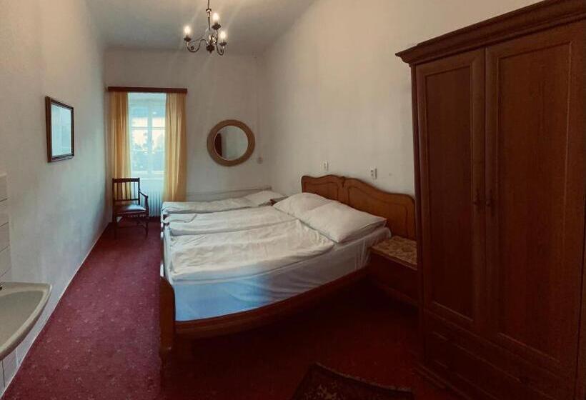 Ea Hotel Hrubá Skála