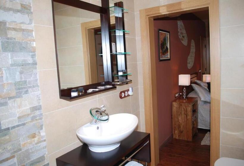 Сельский отель El Molí De Pontons Suites Con Jacuzzi Spa