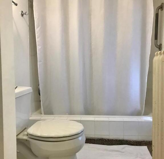 Ellis House Bed & Breakfast