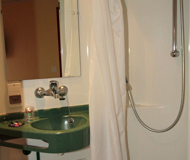 فندق Fast Caen Memorial