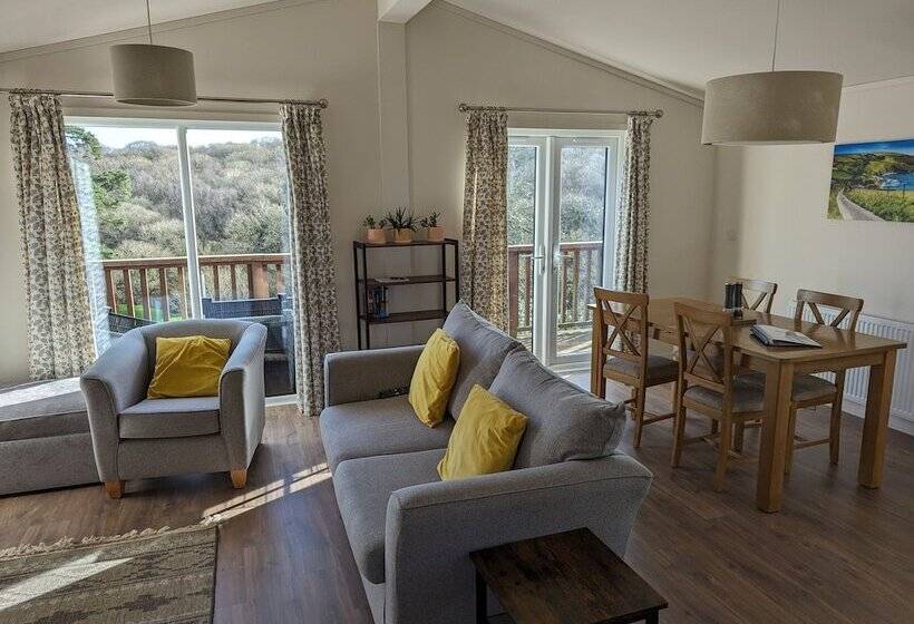 Great Trethew Manor Hotel & Self Catering Lodges