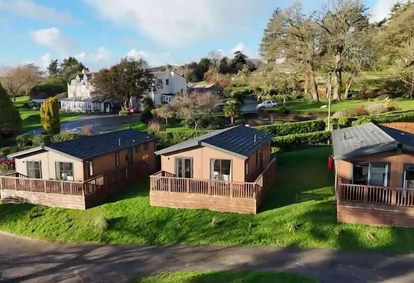 Great Trethew Manor Hotel & Self Catering Lodges