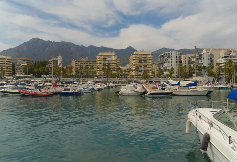 客栈  Pension Aduar