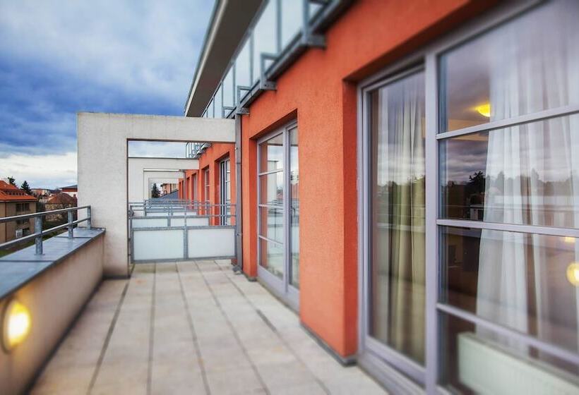 Academic Hotel & Congress Centre