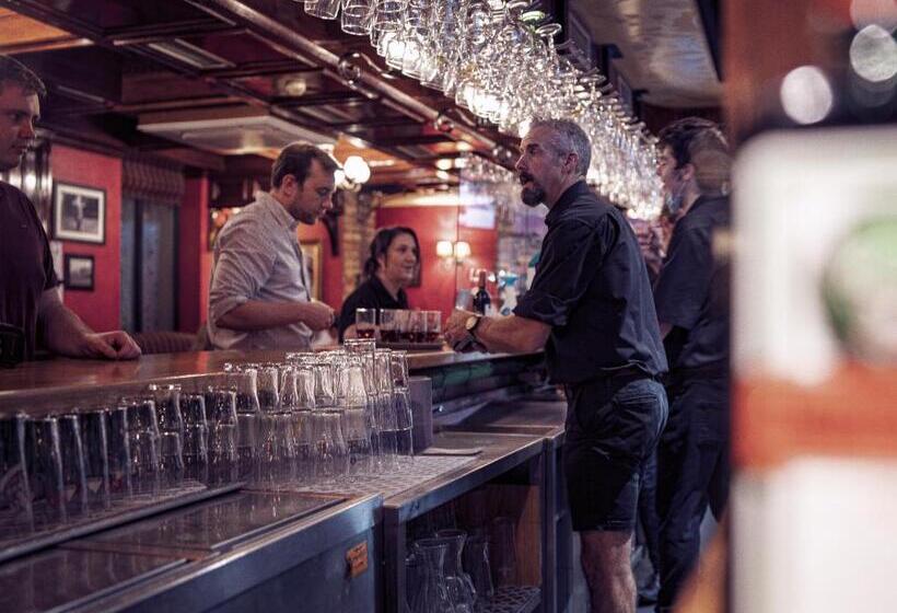 فندق Anchorage Inn