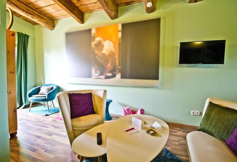 בית מלון כפרי Art Lodge Kunstpension