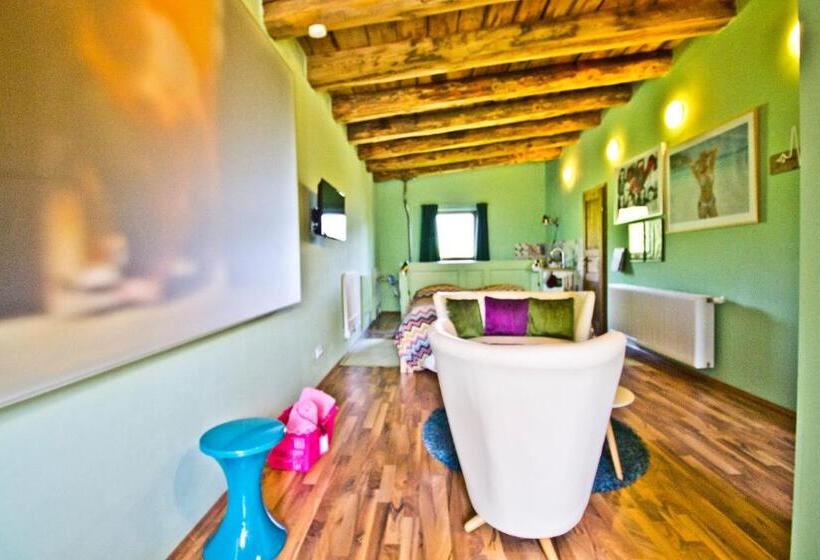 בית מלון כפרי Art Lodge Kunstpension