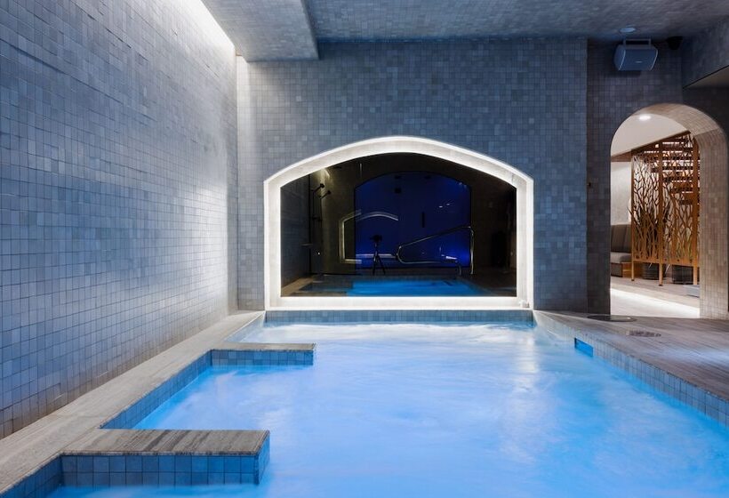 Отель & Spa Carré Saint Louis