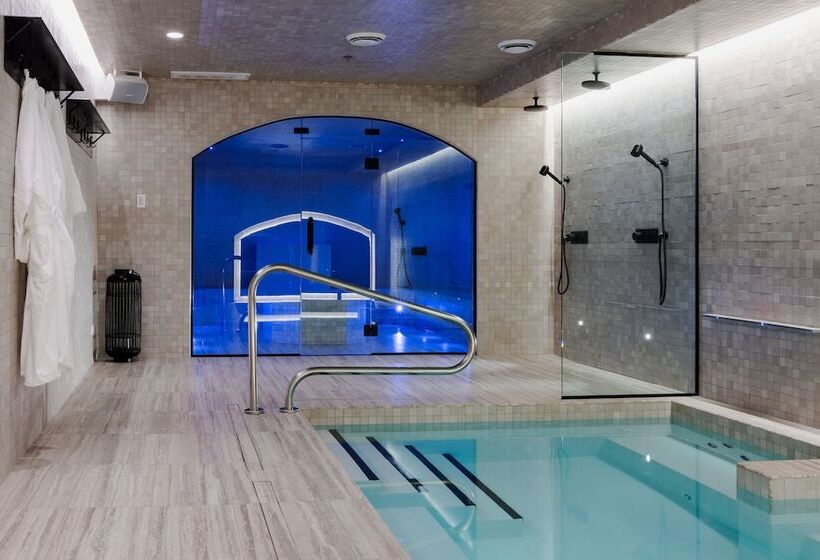 Отель & Spa Carré Saint Louis