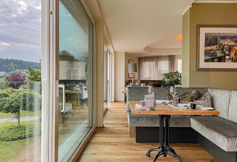 ホテル Bergergut Geniesser