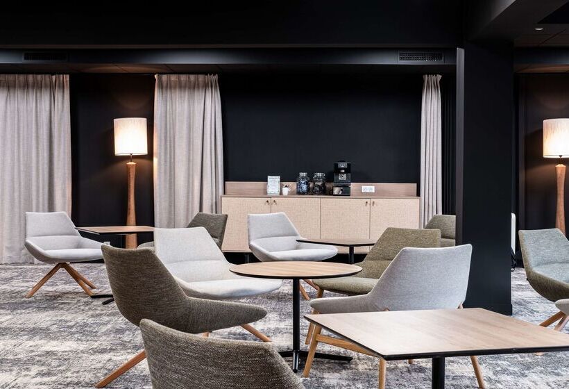 Отель Best Western Plus L Orée Paris Sud