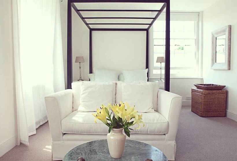 Отель Blue Pigeons