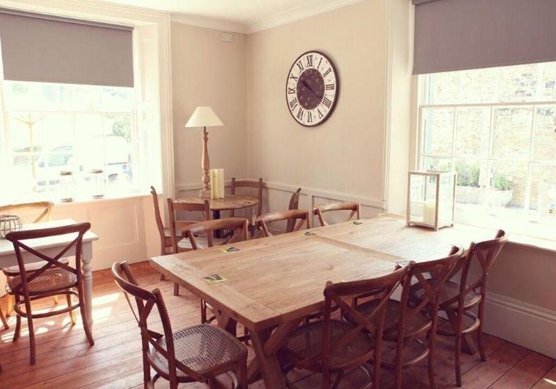 Отель Blue Pigeons