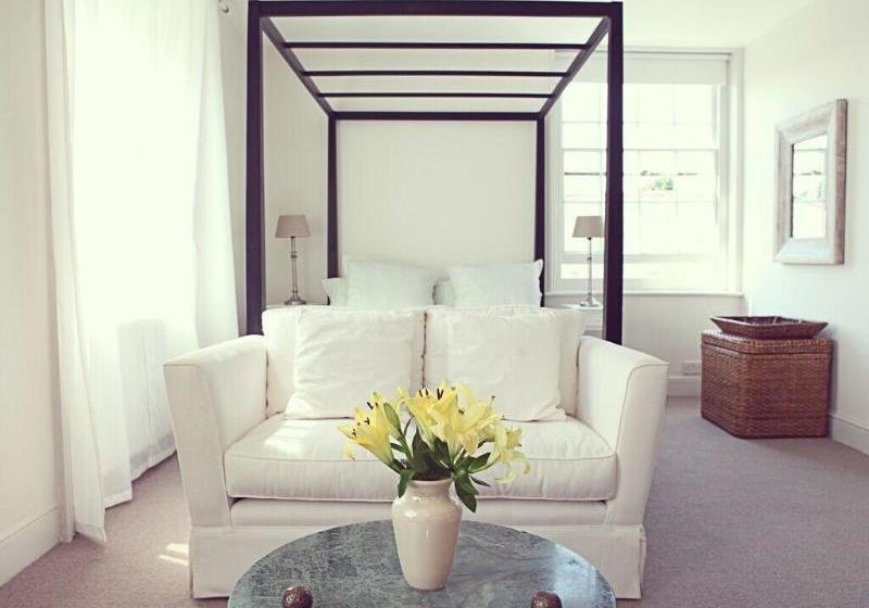 Отель Blue Pigeons