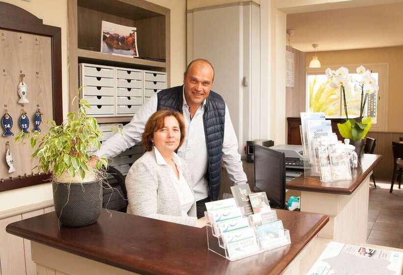 Brit Hotel    Aux Hortensias    Lannion Perros Guirec