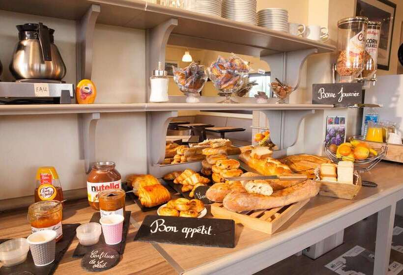 Brit Hotel    Aux Hortensias    Lannion Perros Guirec