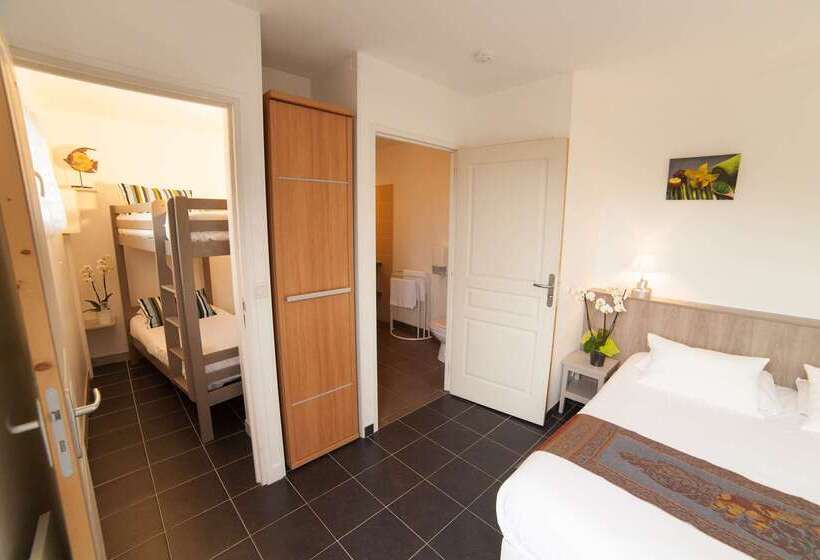 Brit Hotel    Aux Hortensias    Lannion Perros Guirec