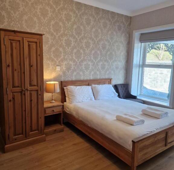 فندق Broadway House