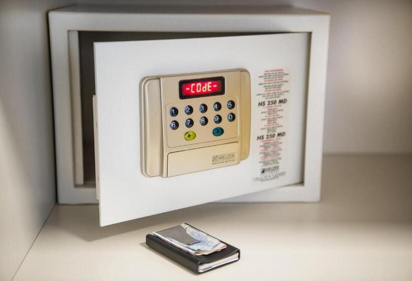 هتل Der Burgfellnerhof   Adults Only