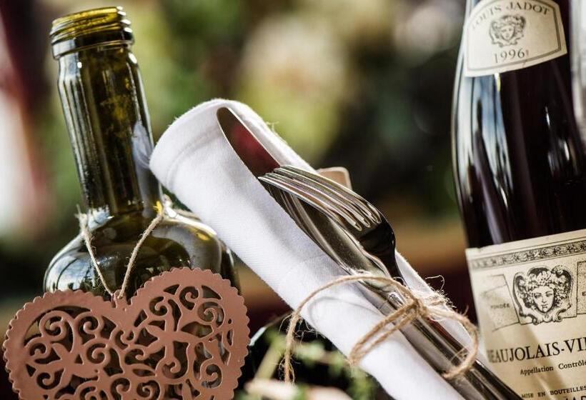 هتل Der Burgfellnerhof   Adults Only