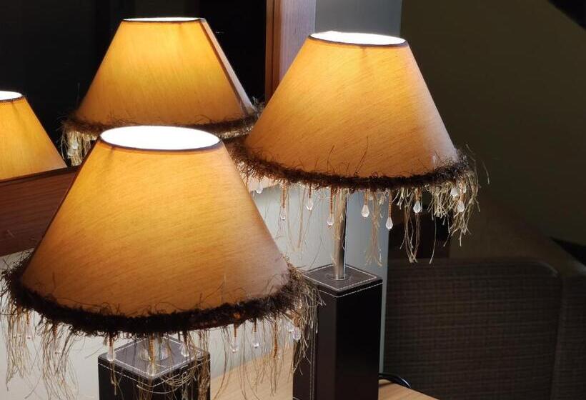 Отель Cal Barber