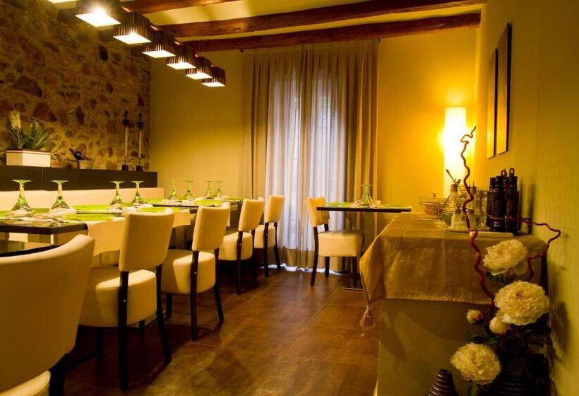 Отель Cal Barber