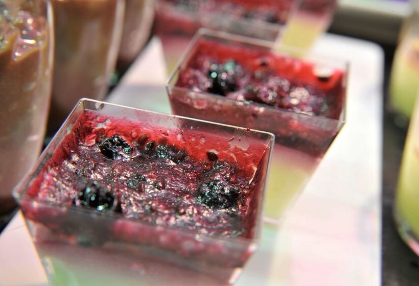 هتل Travelodge Málaga Airport