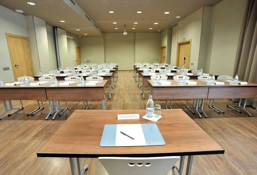 هتل Travelodge Málaga Airport