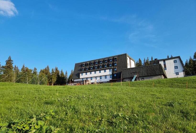 בית מלון כפרי Cerna Bouda